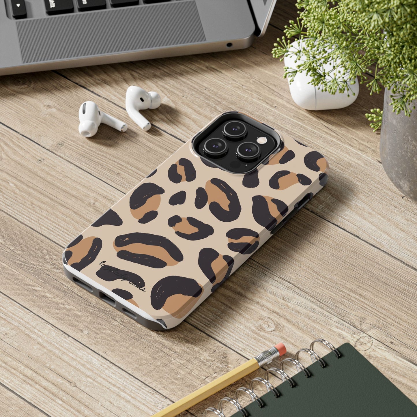 Chic Leopard Print Phone Case - Tough & Stylish Protection