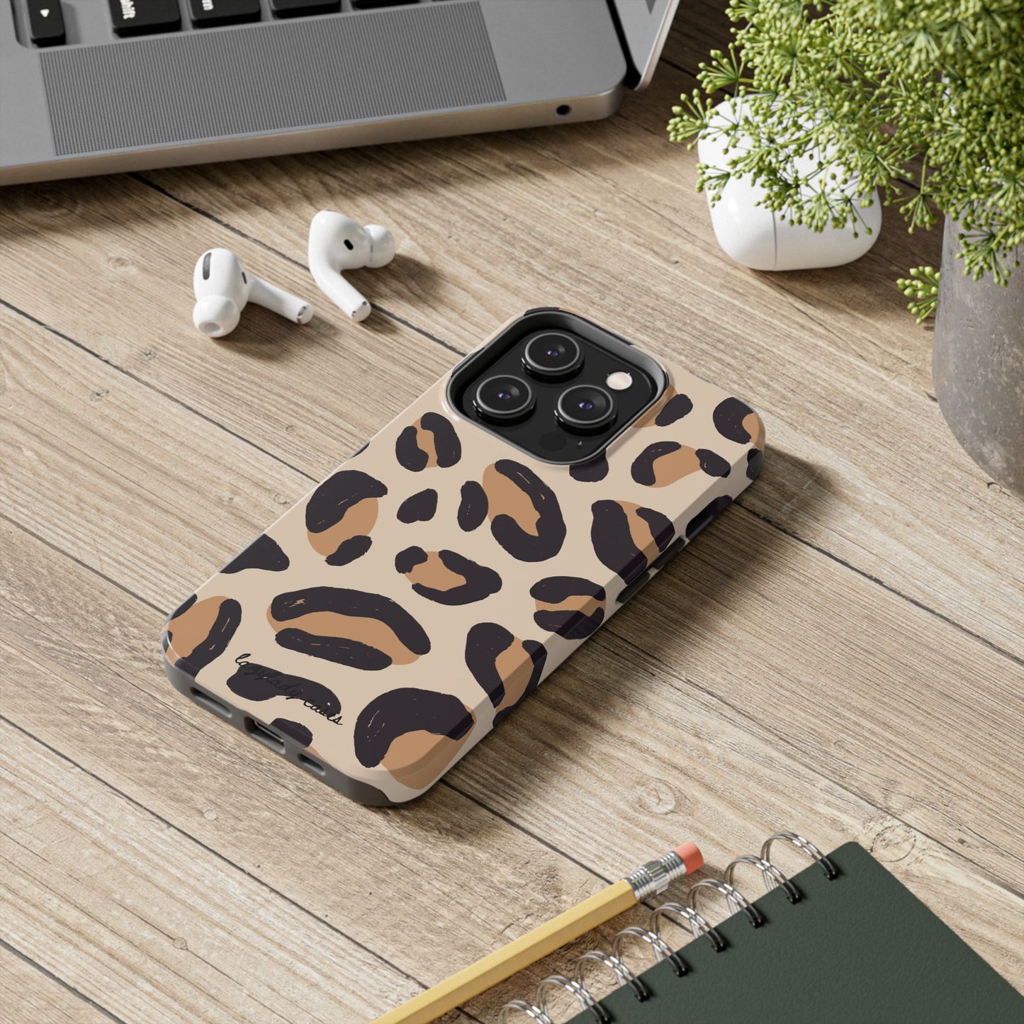 Chic Leopard Print Phone Case - Tough & Stylish Protection
