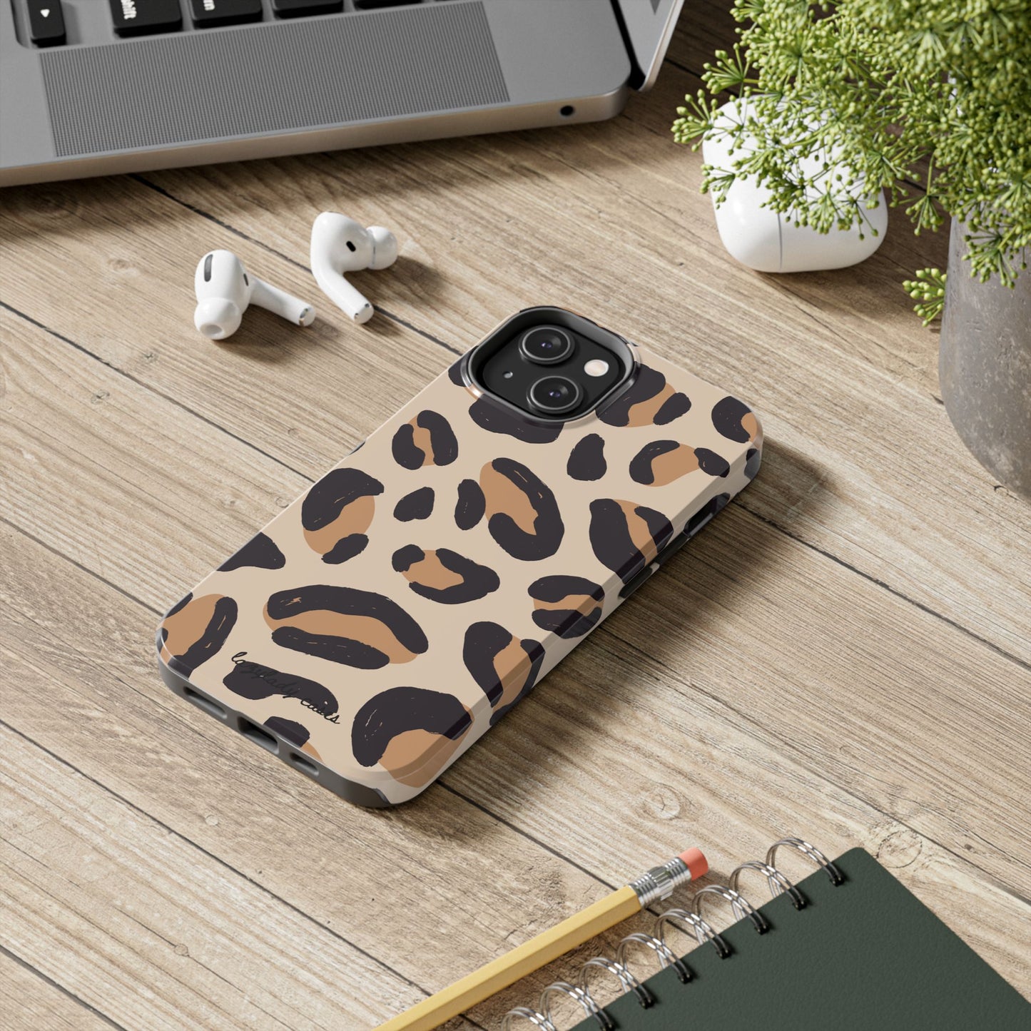 Chic Leopard Print Phone Case - Tough & Stylish Protection